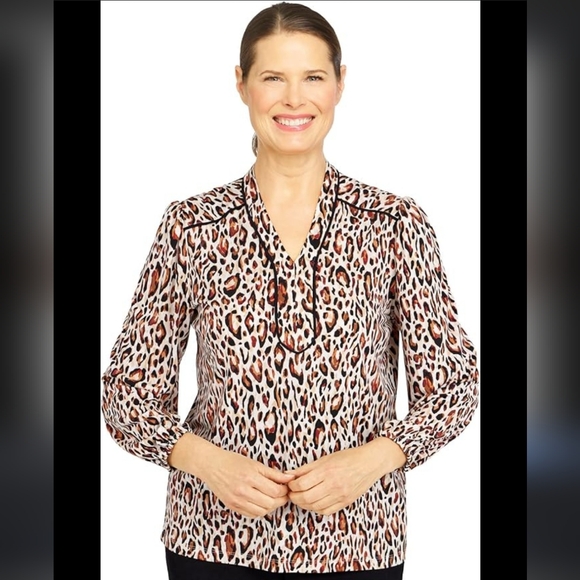 Alfred Dunner Tops - ALFRED DUNNER ANIMAL PRINT LONG SLEEVE BLOUSE PETITE Sz PM